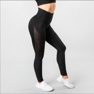 Alphalete aero leggings